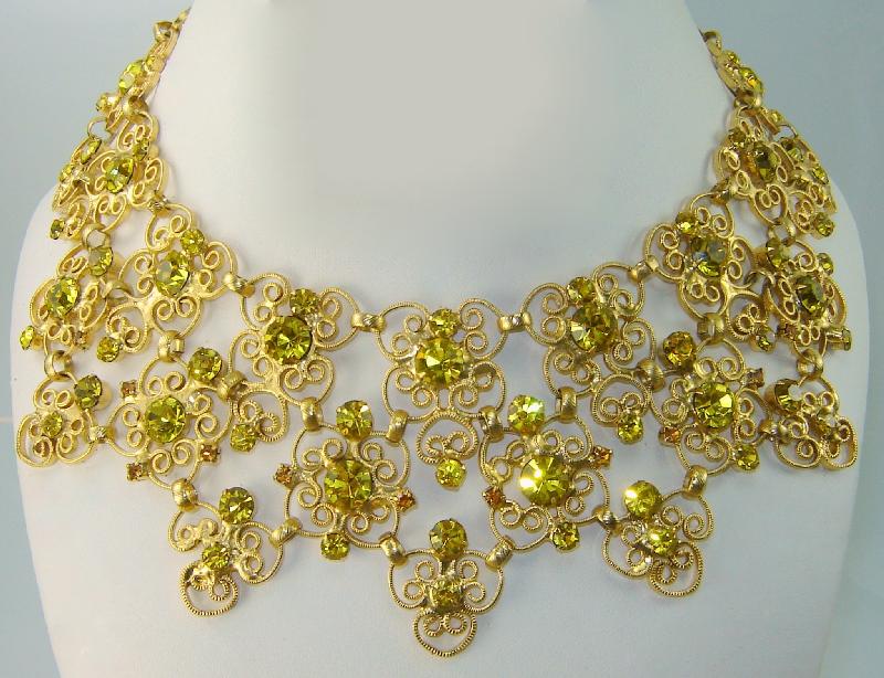 Front view of Green Chatons Only Necklace