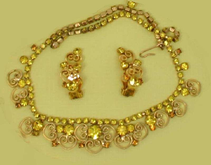 Front view of Green Chatons Only Necklace