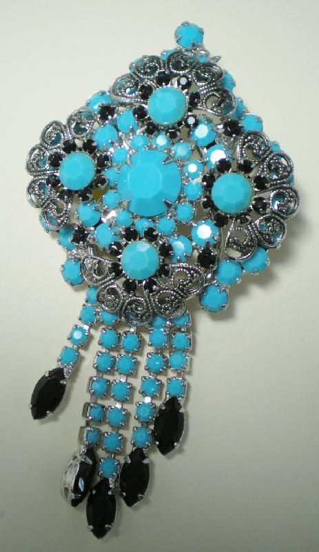 Front view of Turquoise Navettes Pin Pendant