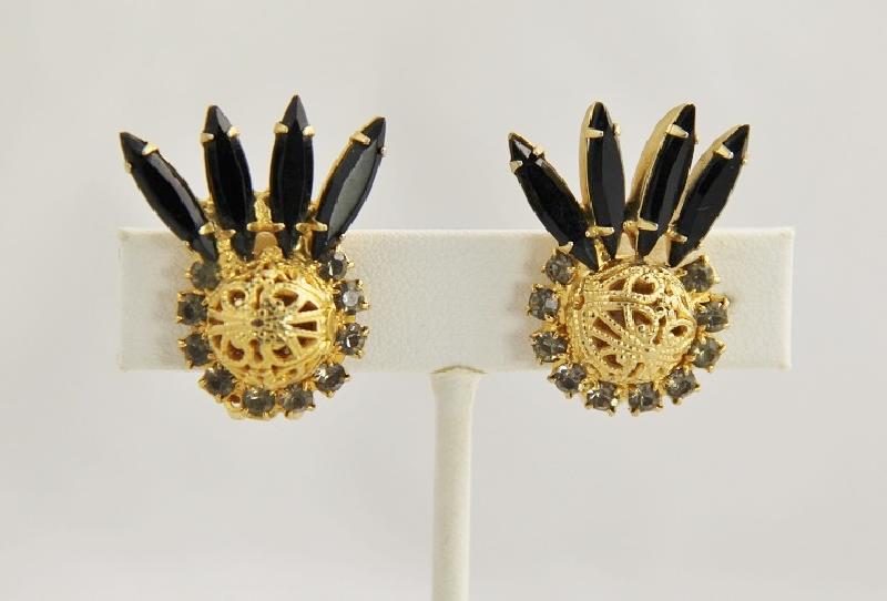 Front view of Black (jet) Navettes Earrings Clip