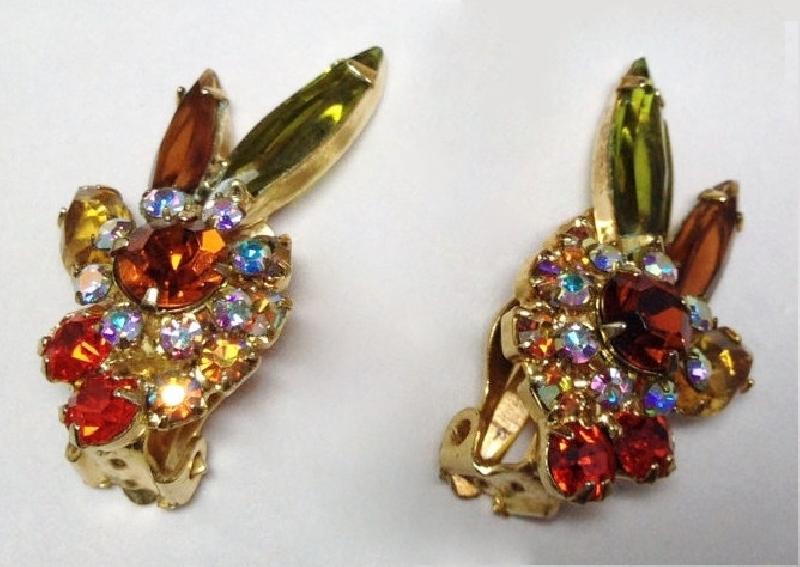 Front view of Fall Navettes Earrings Clip