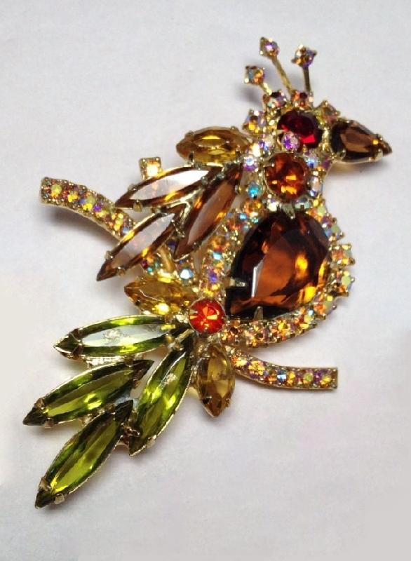Front view of Fall Pear Brooch