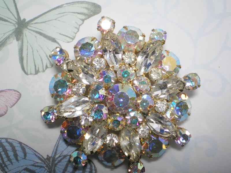 Front view of AB Navettes Brooch