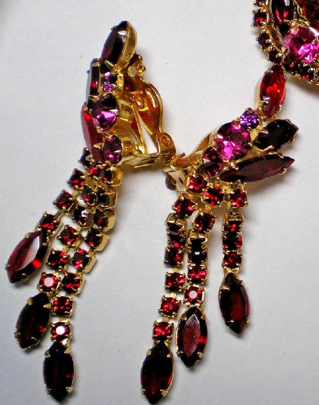 Front view of Red Navettes Earrings Clip