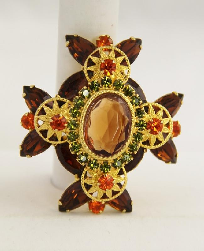 Front view of Fall Oval Brooch