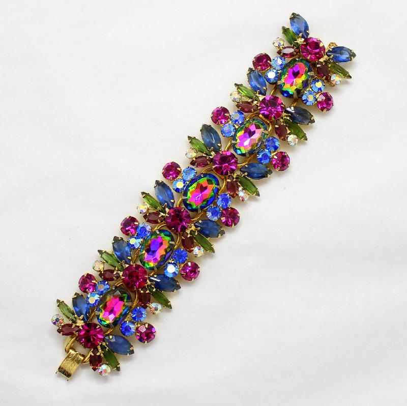 Front view of Multiple Colors Oval Multi-Color/Shaded Bracelet 5 Link