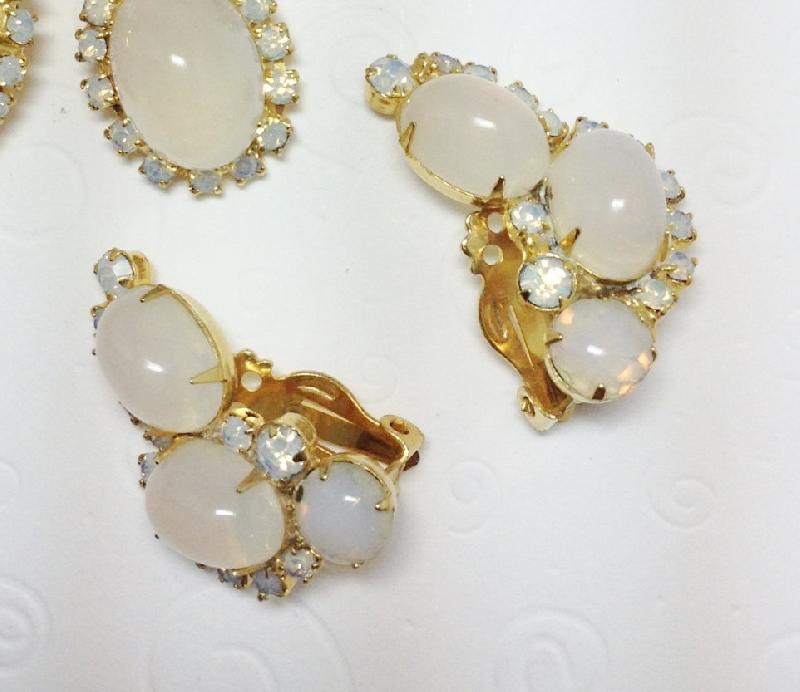Front view of Clear Cabochons Earrings Clip