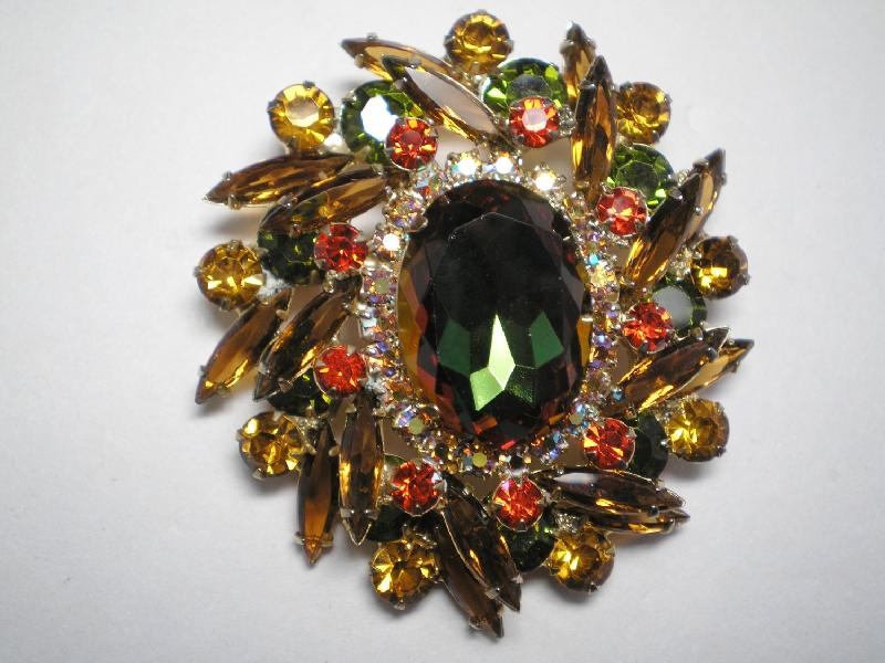 Front view of Fall Oval Multi-Color/Shaded Brooch