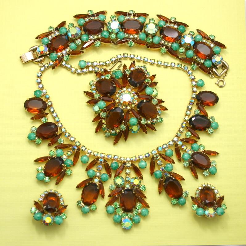Front view of Topaz Oval Bracelet 5 Link