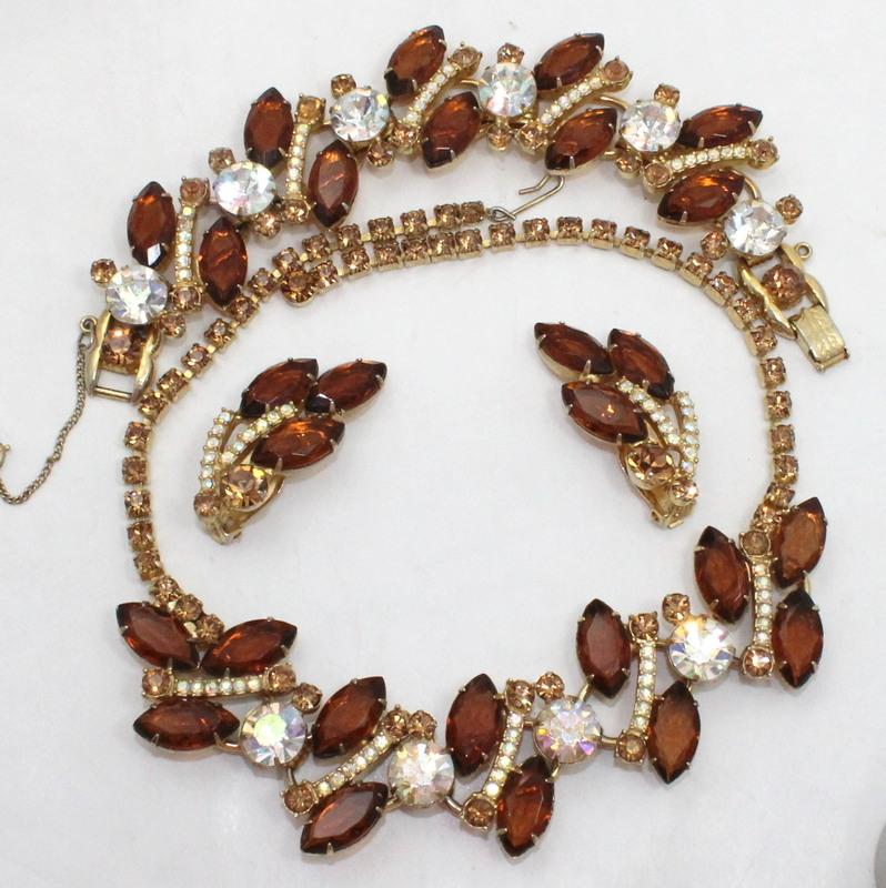 Front view of Topaz Navettes Earrings Clip