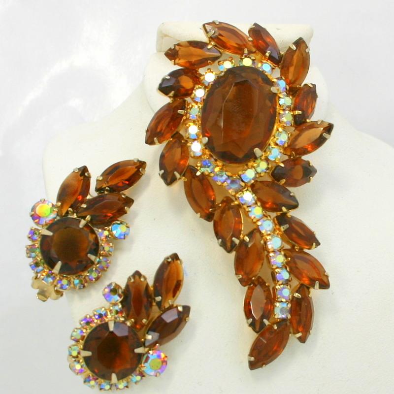 Front view of Topaz Navettes Earrings Clip
