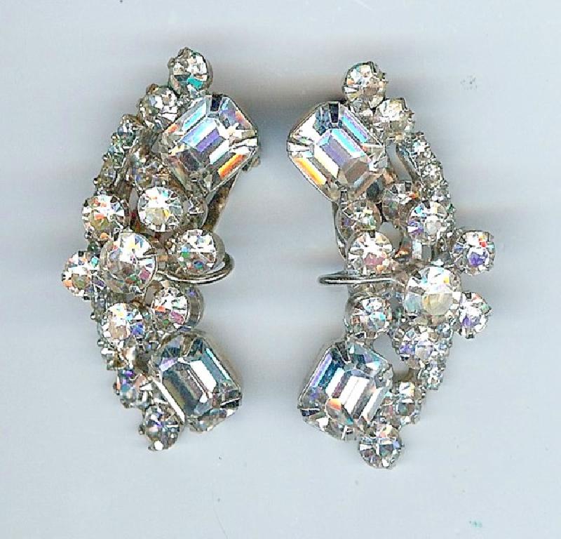 Front view of Clear Baguettes Earrings Clip
