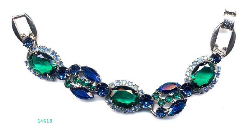 Front view of Blue Oval Bracelet 5 Link