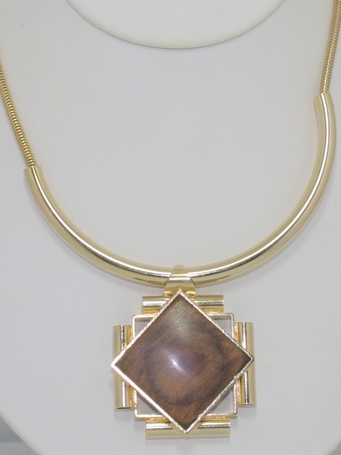 Front view of Chatons Only Necklace