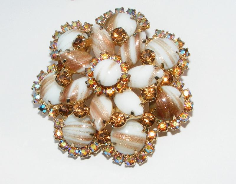 Front view of White (chalk Or Milk) Cabochons Striped Pin Pendant