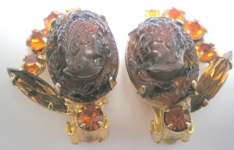 Front view of Topaz Cabochons Earrings Clip