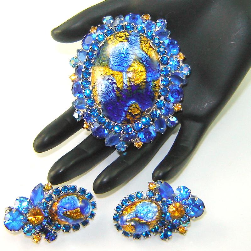 Front view of Blue Cabochons Multi-Color/Shaded Pin Pendant