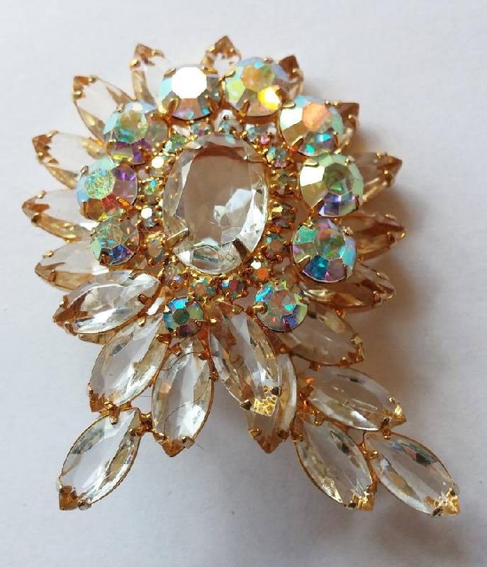 Front view of Clear Oval Brooch