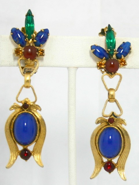 Front view of Blue Cabochons Earrings Clip
