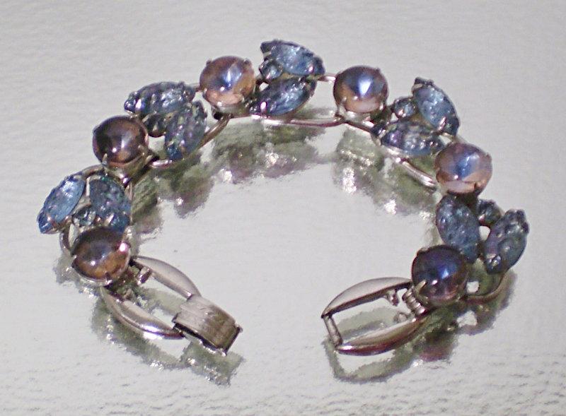 Front view of Blue Cabochons Molded/Cut Bracelet 5 Link