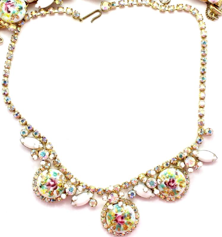 Front view of White (chalk Or Milk) Cabochons Painted (hand/Transfer) Necklace