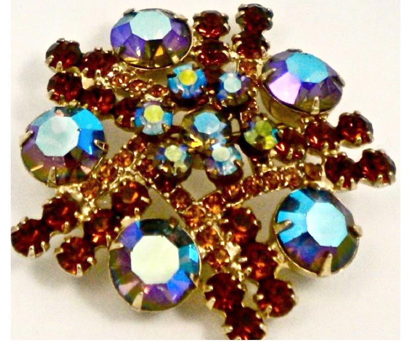 Front view of Topaz Chatons Only Brooch