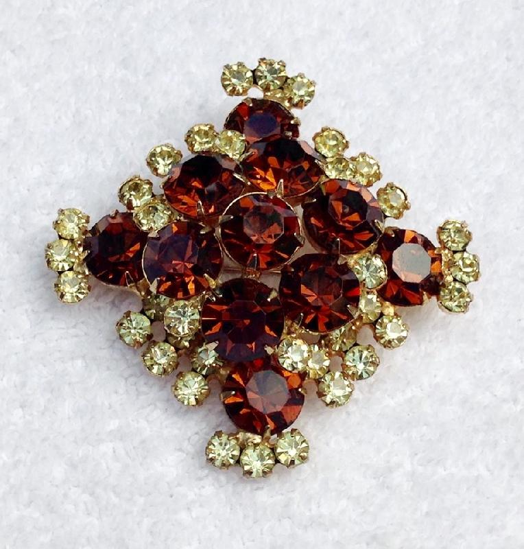 Front view of Topaz Chatons Only Brooch