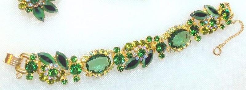 Front view of Green Oval Multi-Color/Shaded Bracelet 5 Link