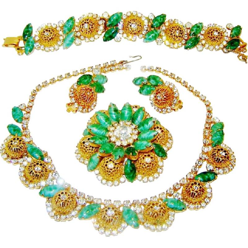 Front view of Green Navettes Spotted Bracelet 5 Link