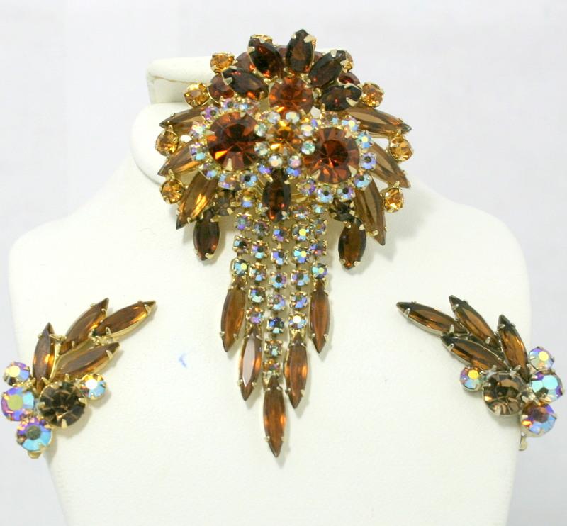 Front view of Topaz Navettes Pin Pendant