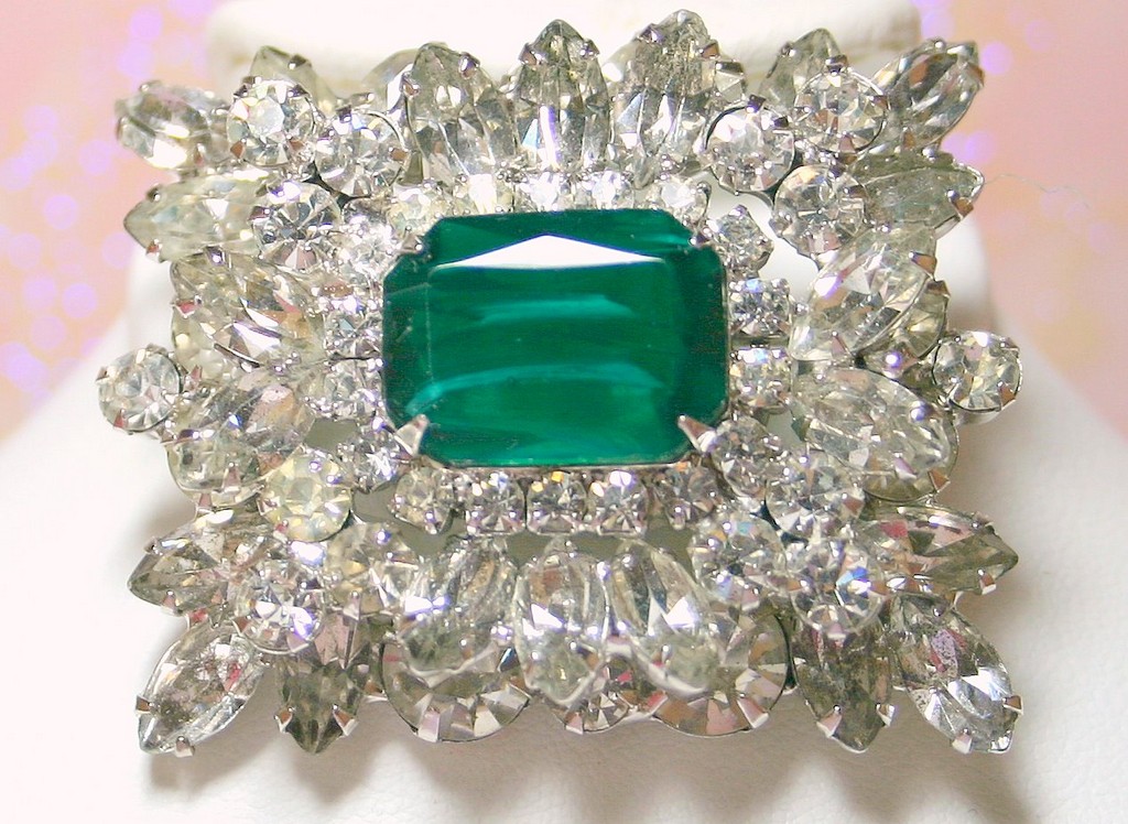 Front view of Green Emerald Cut Brooch