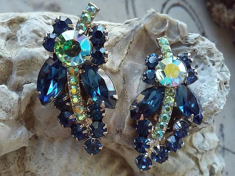 Front view of Blue Navettes Earrings Clip