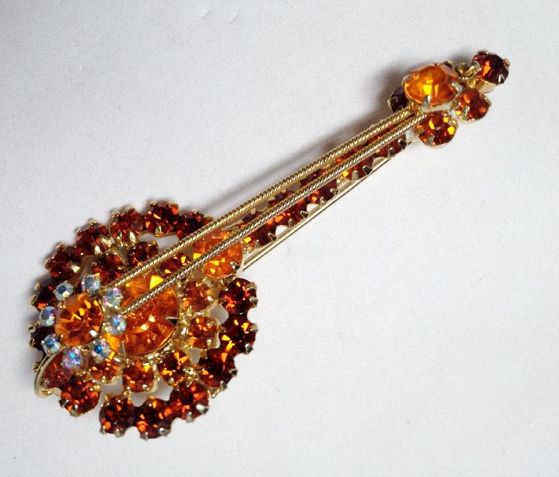 Front view of Topaz Chatons Only Brooch