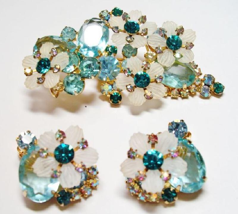 Front view of Blue Oval Frosted Earrings Clip