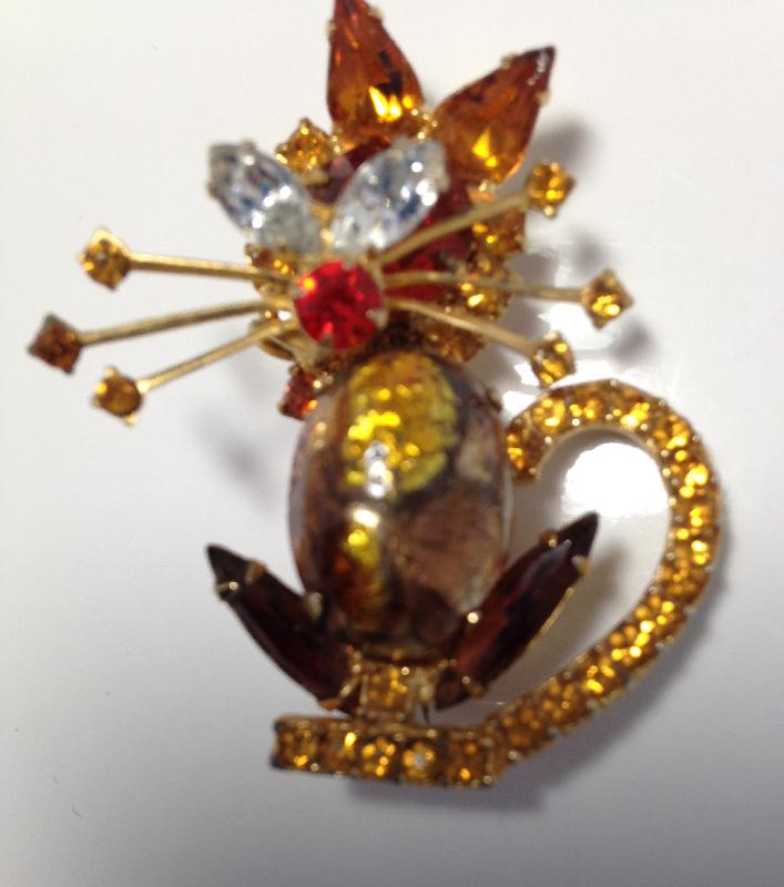 Front view of Topaz Cabochons Multi-Color/Shaded Brooch