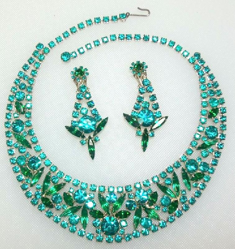 Front view of Multiple Colors Navettes Earrings Clip