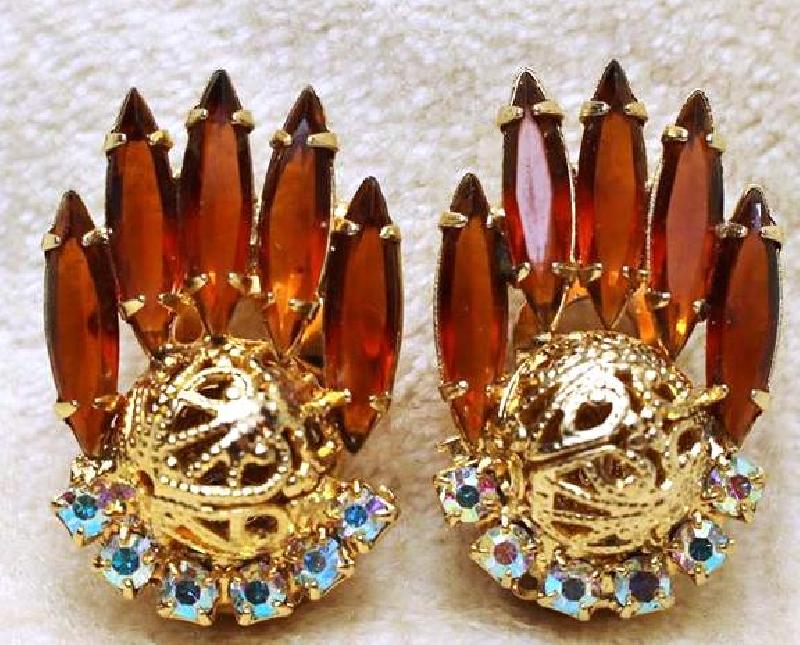 Front view of Topaz Navettes Earrings Clip