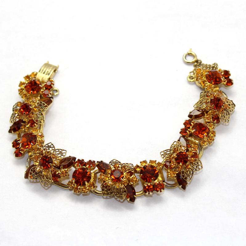 Front view of Topaz Navettes Bracelet 5 Link