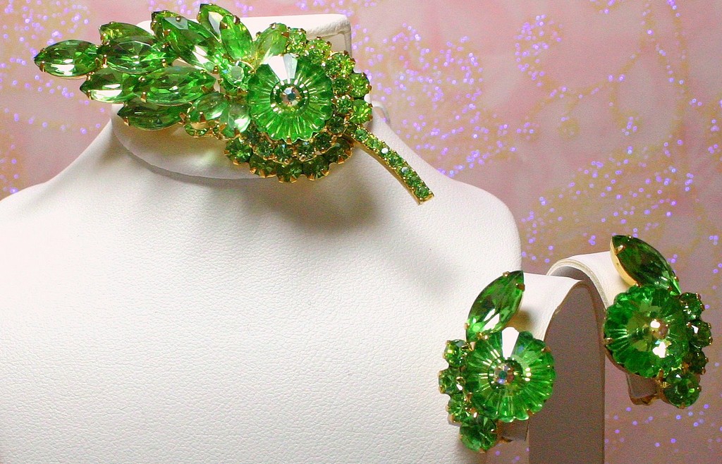Front view of Green Navettes Rivoli/Margarita Brooch