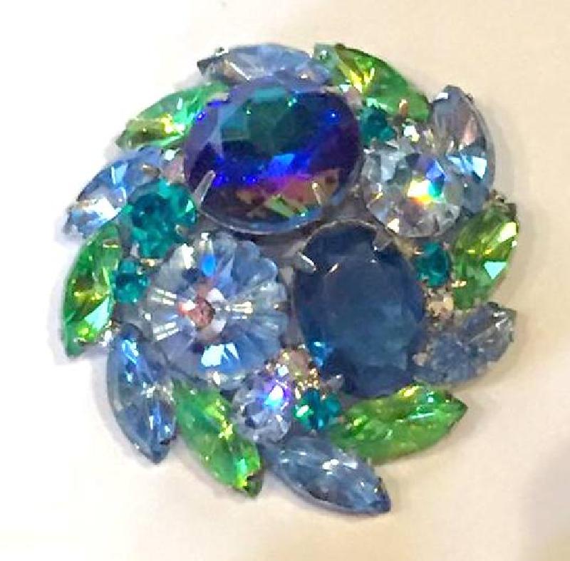 Front view of Blue Oval Rivoli/Margarita Brooch