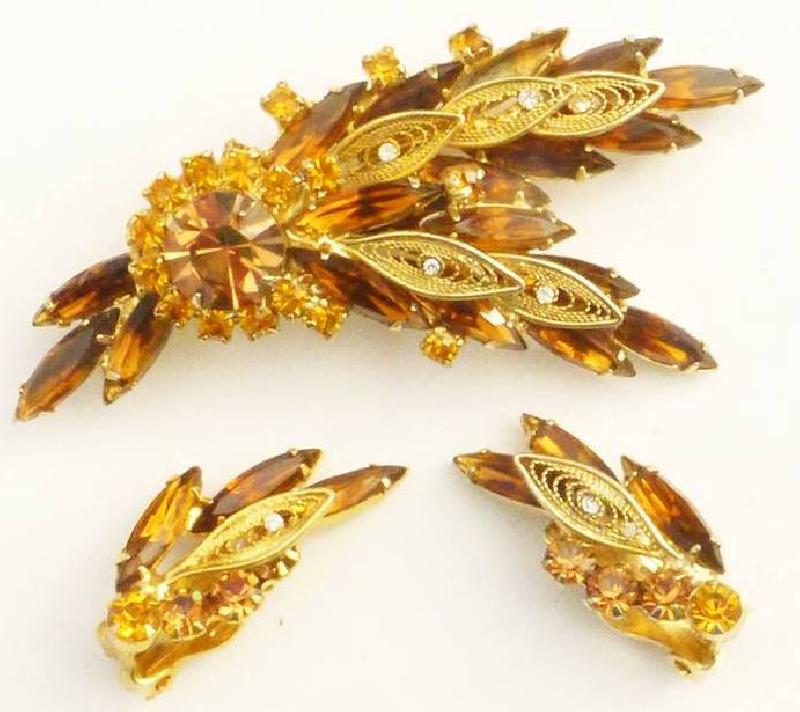 Front view of Topaz Navettes Earrings Clip