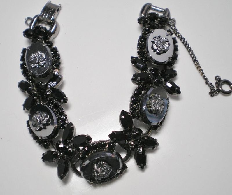 Front view of Hematite Oval Molded/Cut Bracelet 5 Link