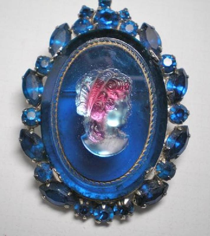 Front view of Blue Oval Molded/Cut Pin Pendant