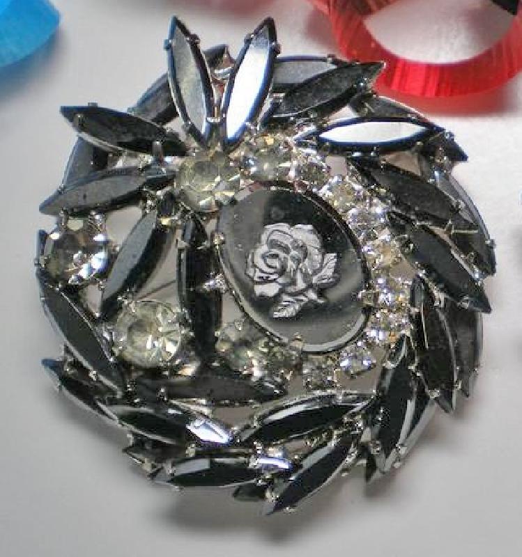 Front view of Hematite Oval Molded/Cut Brooch
