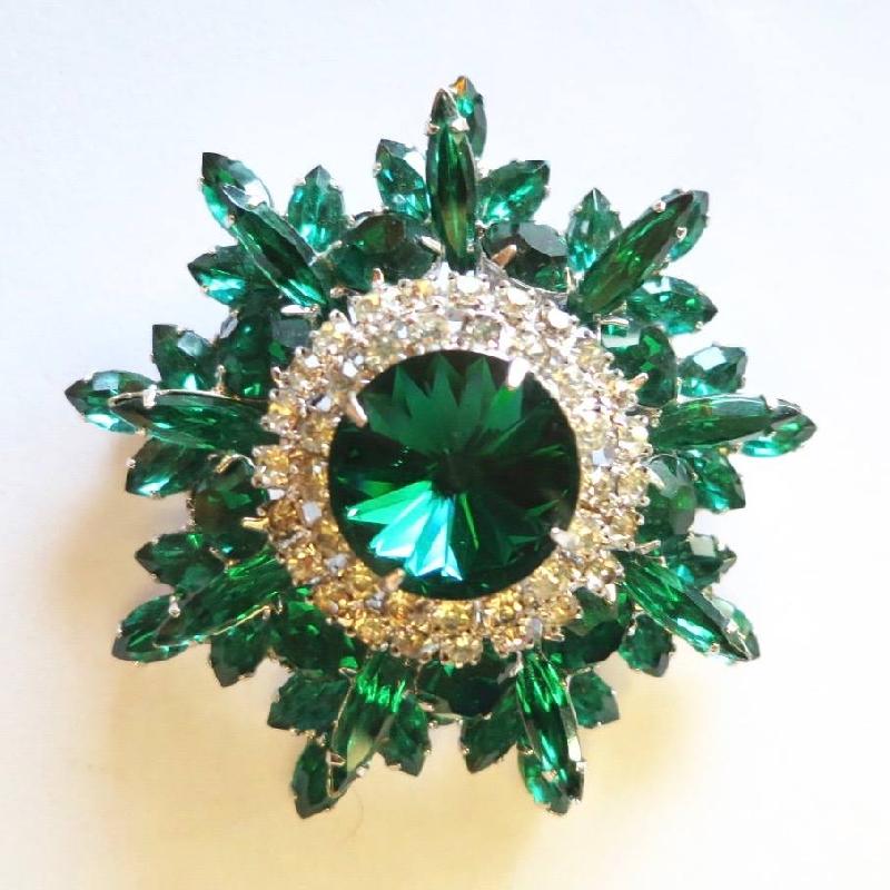 Front view of Green Navettes Rivoli/Margarita Brooch