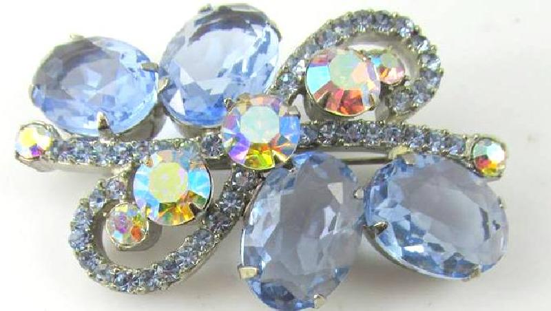 Front view of Blue Oval Brooch
