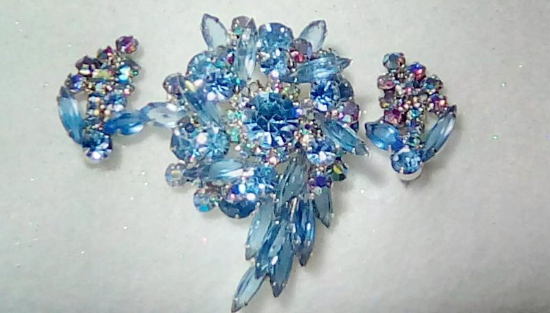 Front view of Blue Navettes Earrings Clip