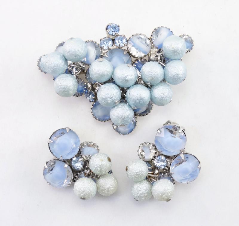 Front view of Blue Chatons Only Givre Brooch