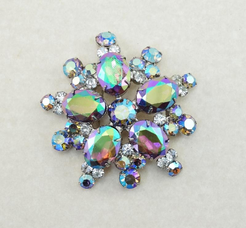 Front view of AB Oval Brooch