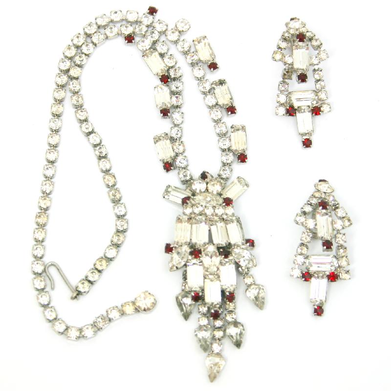Front view of Clear Baguettes Earrings Clip